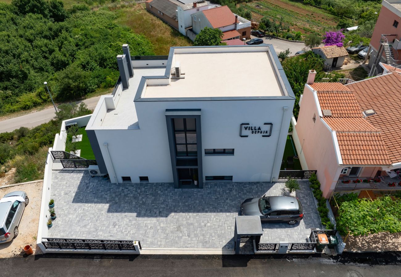 Villa in Zadar - Villa Depaja mit beheiztem Pool